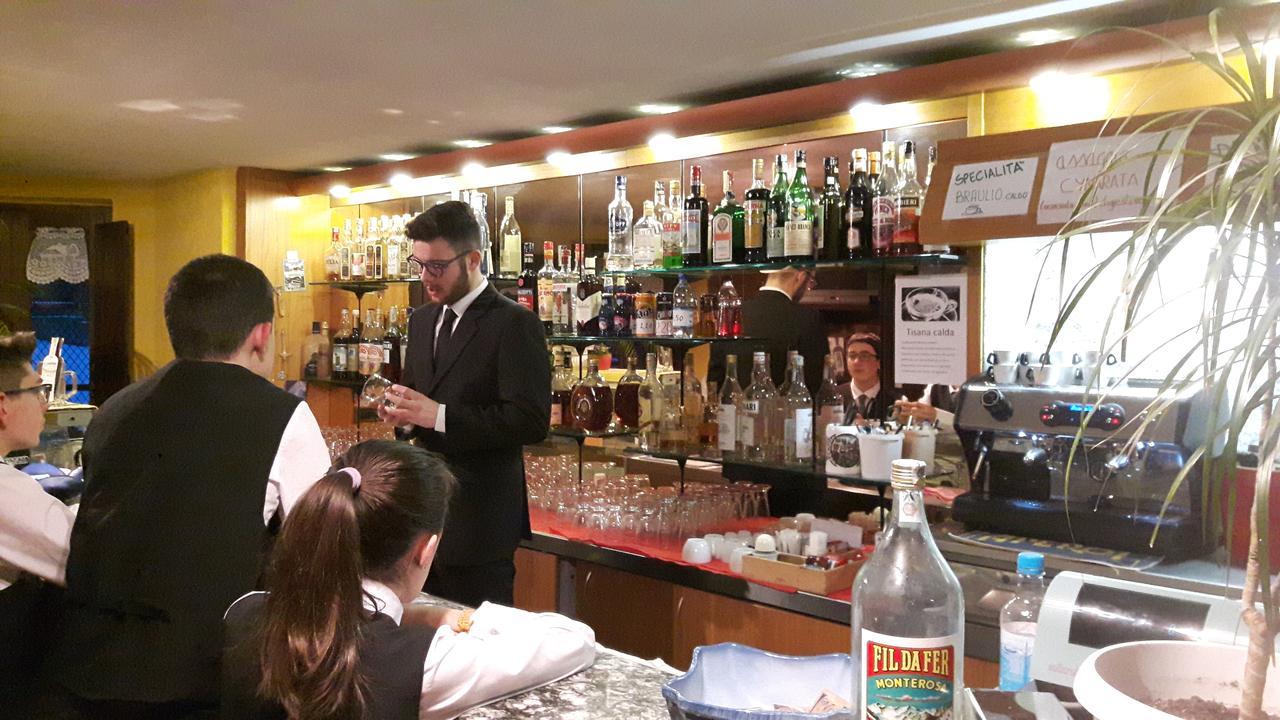 Casa Alpina De Filippi Hotel Макуняга Екстериор снимка